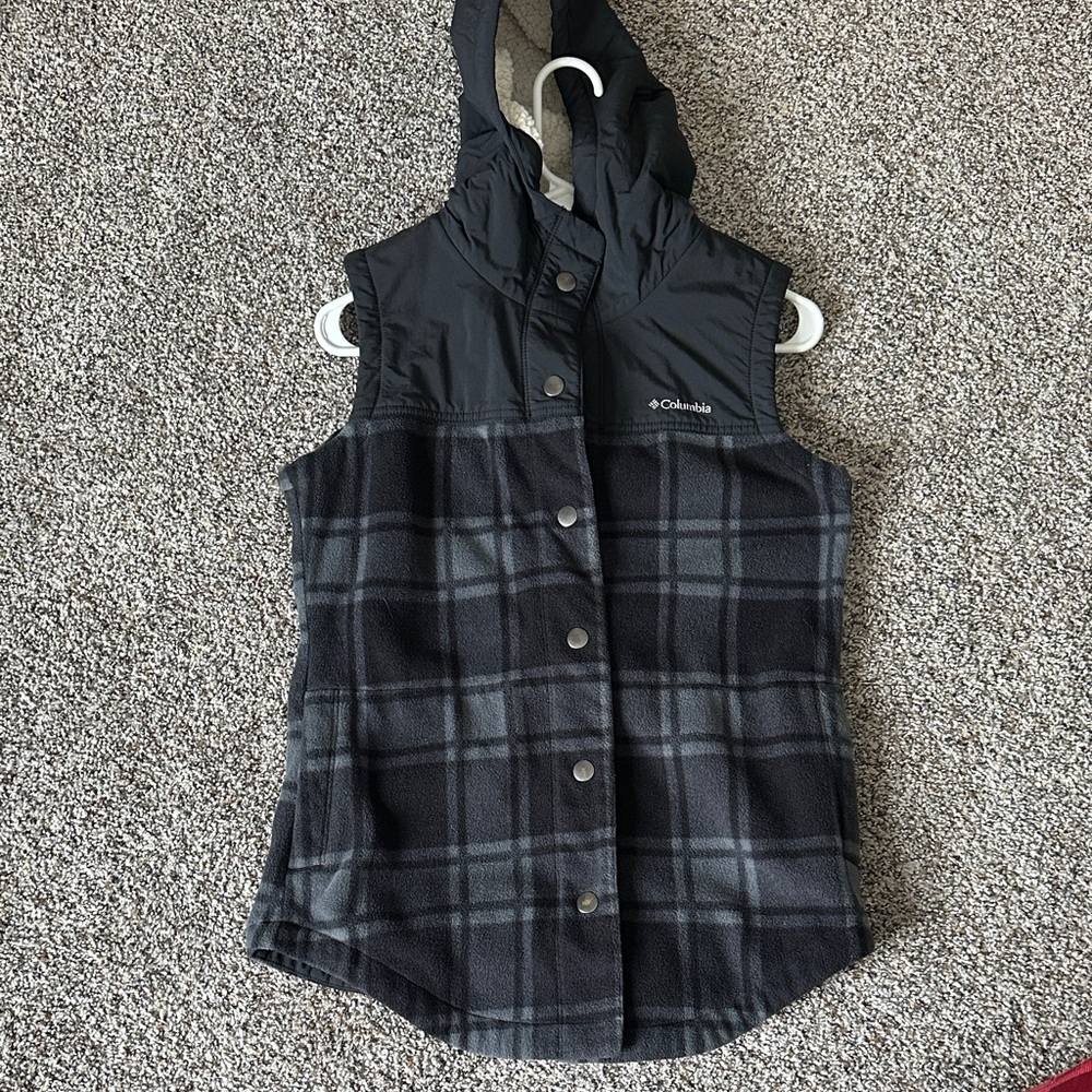 Columbia Black and Gray Checkered Hooded Vest